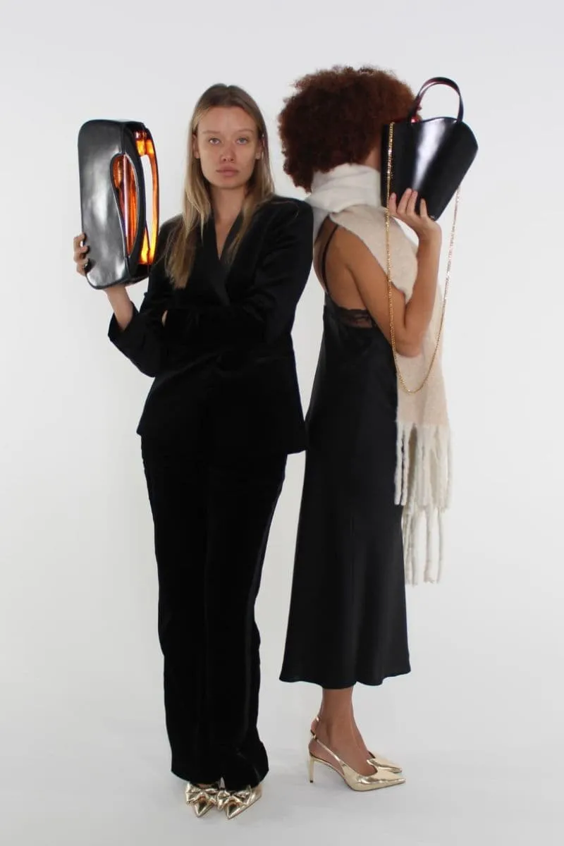 BLACK LARGE CURVE SHOULDER BAG WITH PEACH PATENT COLLAR
