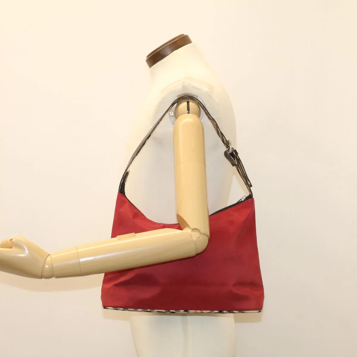 BURBERRY Nova Check Blue Label Shoulder Bag Nylon Red Beige ep1341