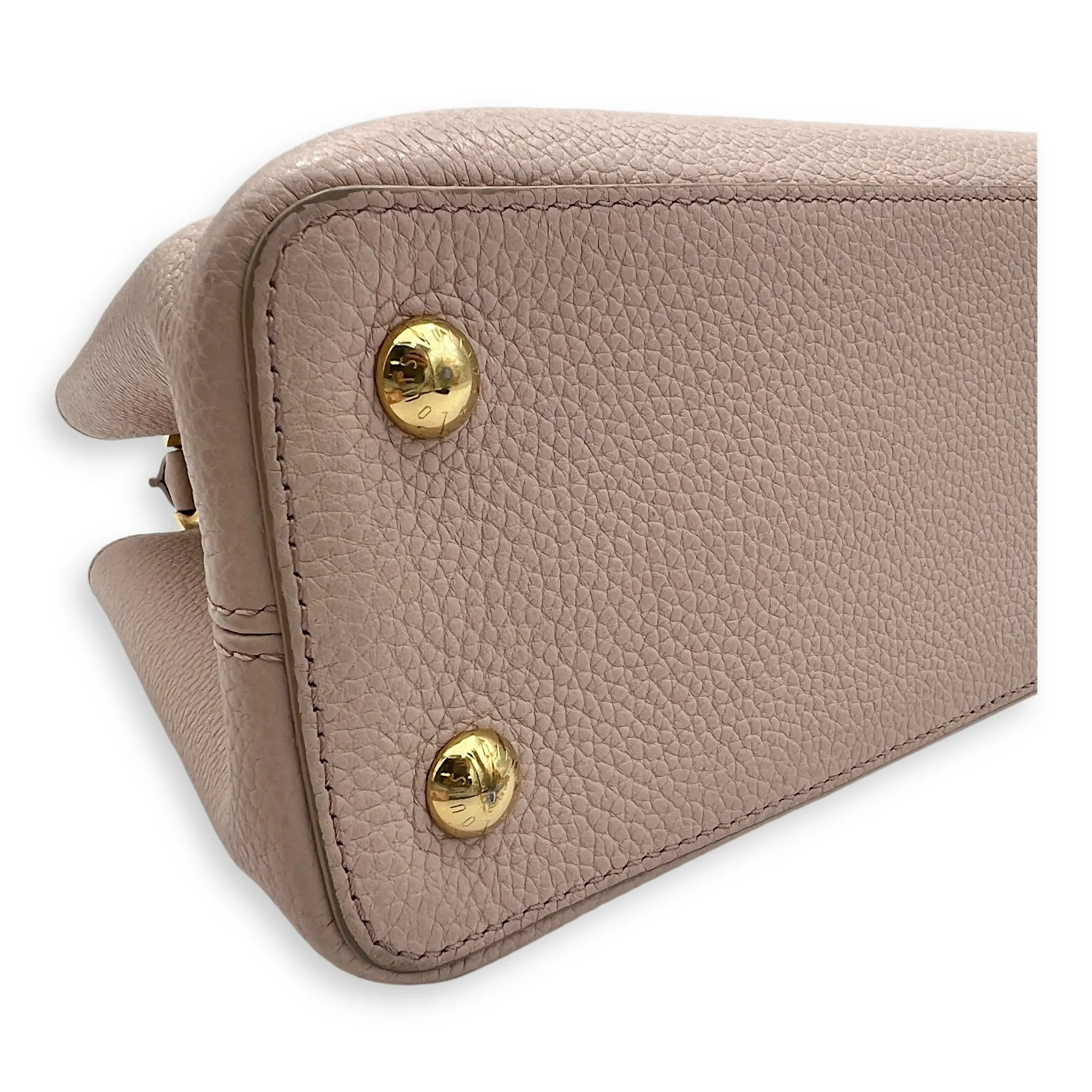 Capucines MM Pink Top Handle Bag in Calfskin, Gold hardware