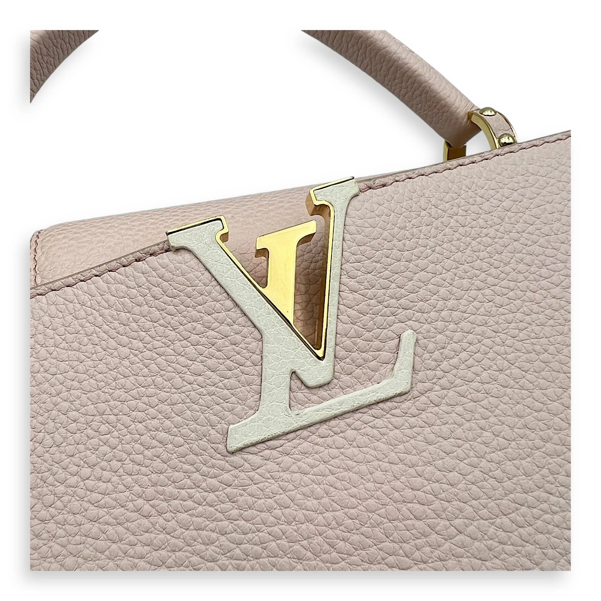 Capucines MM Pink Top Handle Bag in Calfskin, Gold hardware