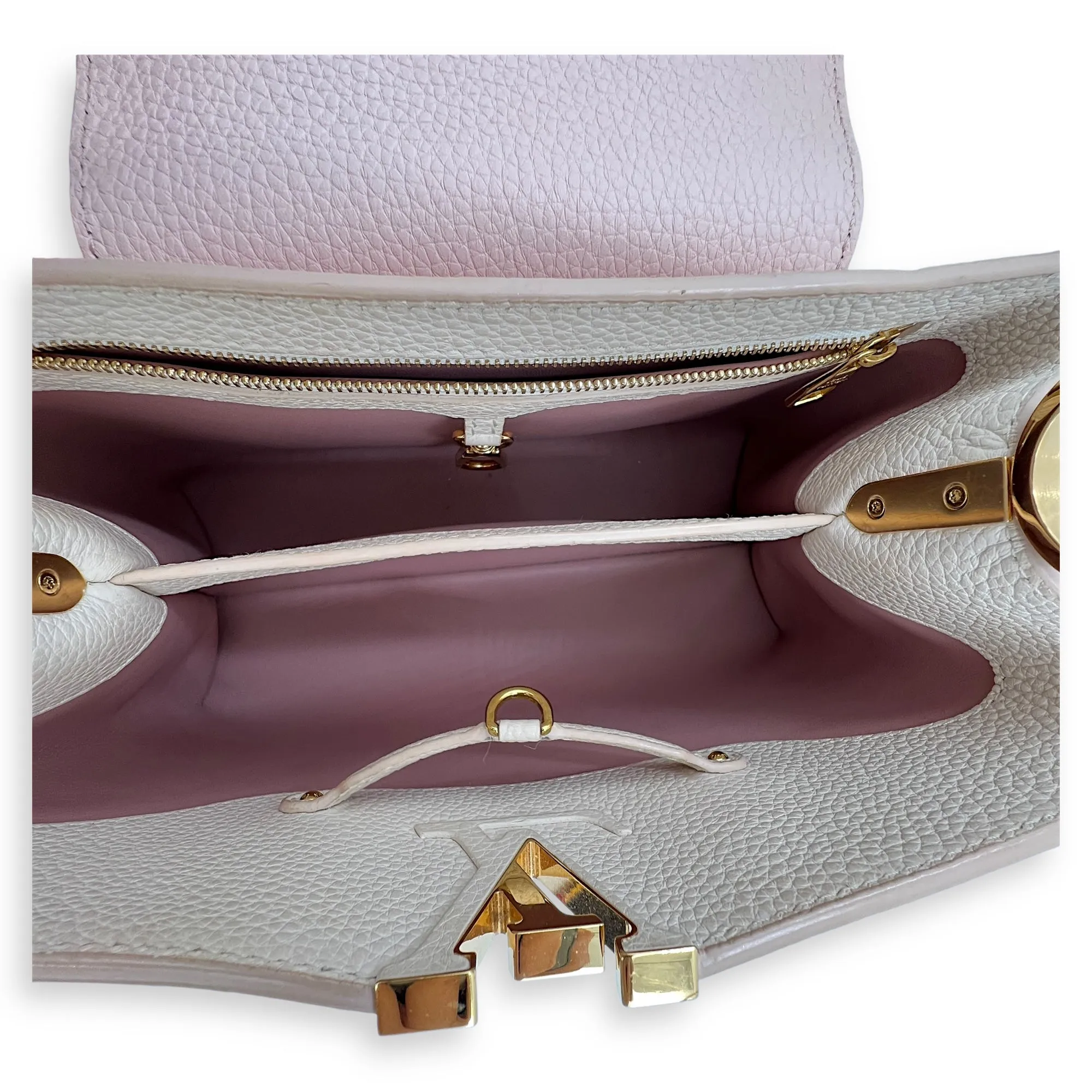 Capucines MM Pink Top Handle Bag in Calfskin, Gold hardware