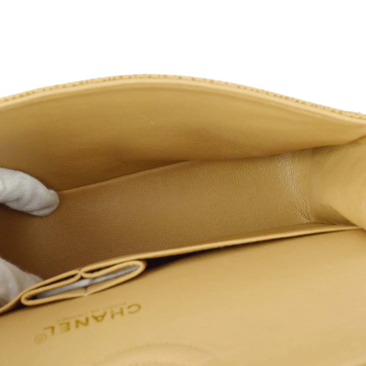 Chanel 2001-2003 Beige Caviar Medium Classic Double Flap Bag SHW