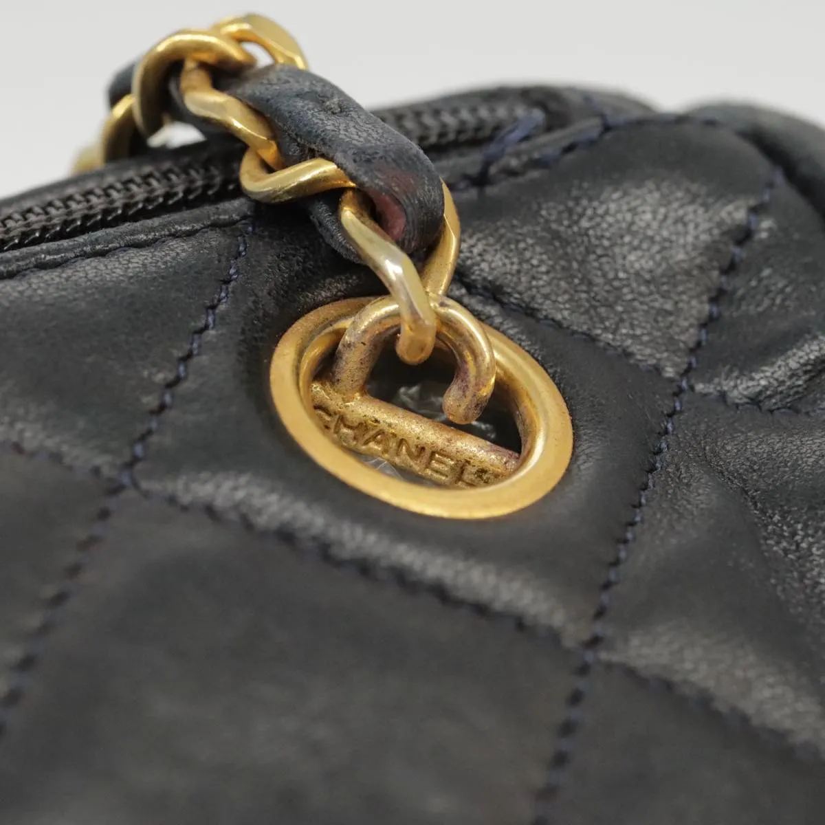 CHANEL Matelasse Chain Shoulder Bag Leather Navy Gold CC 98296