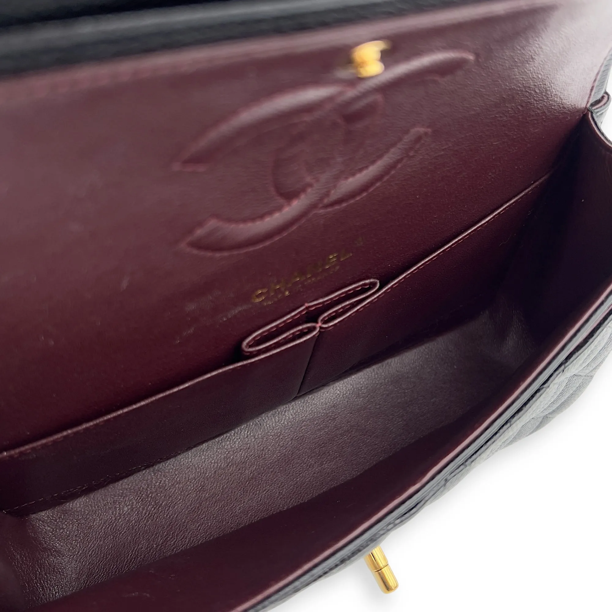 Classic Shoulder Bag Black in Caviar Leather, Gold hardware