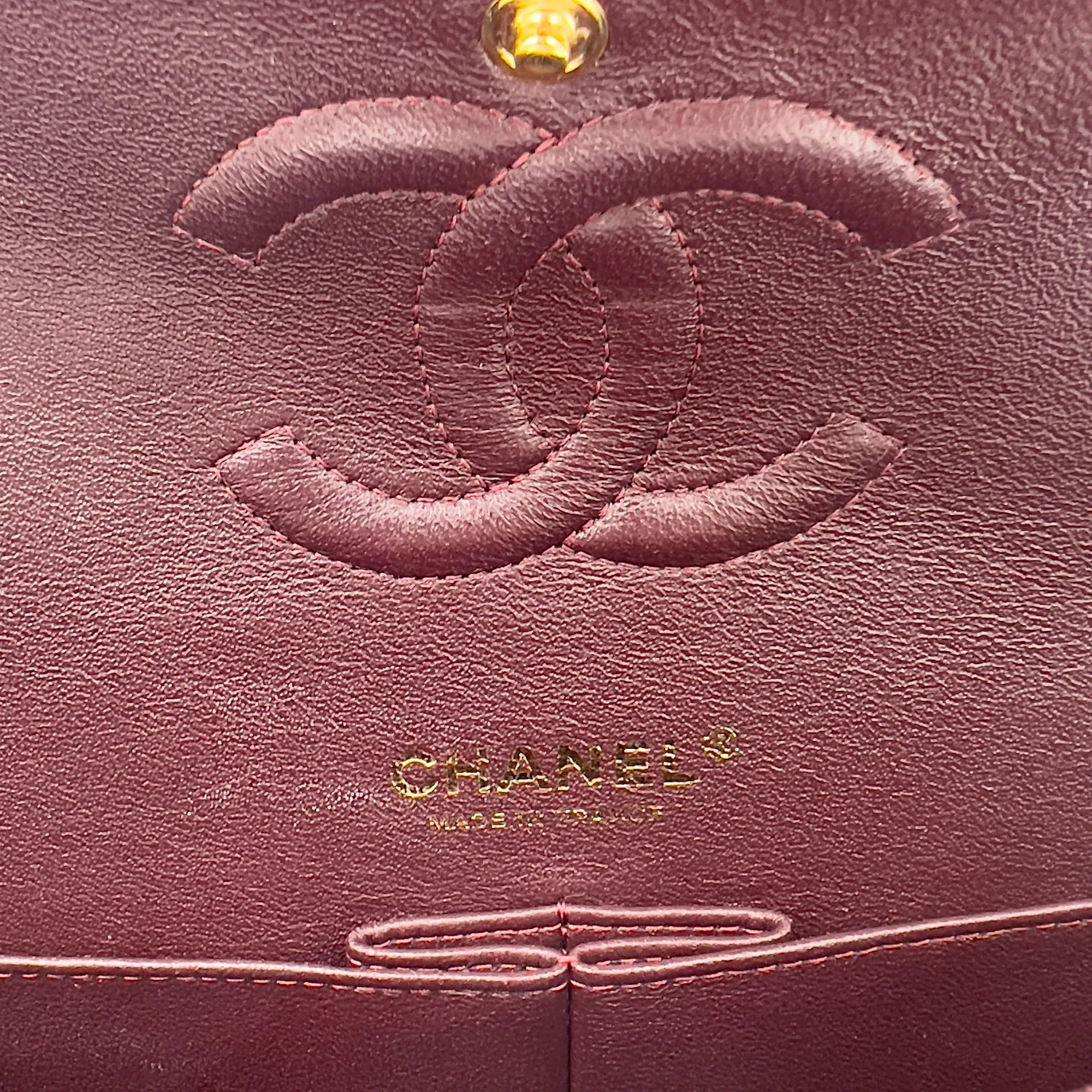 Classic Shoulder Bag Black in Caviar Leather, Gold hardware