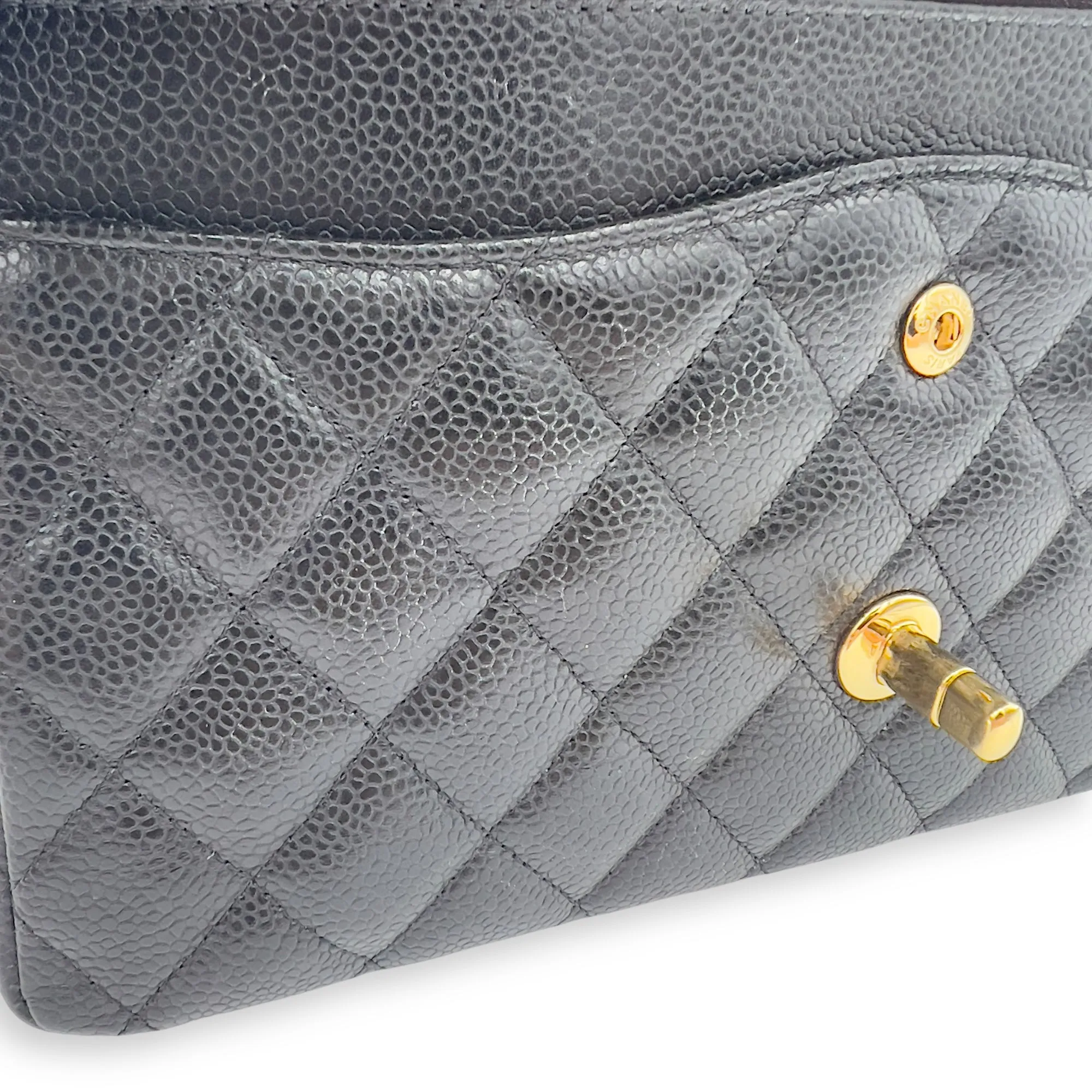 Classic Shoulder Bag Black in Caviar Leather, Gold hardware