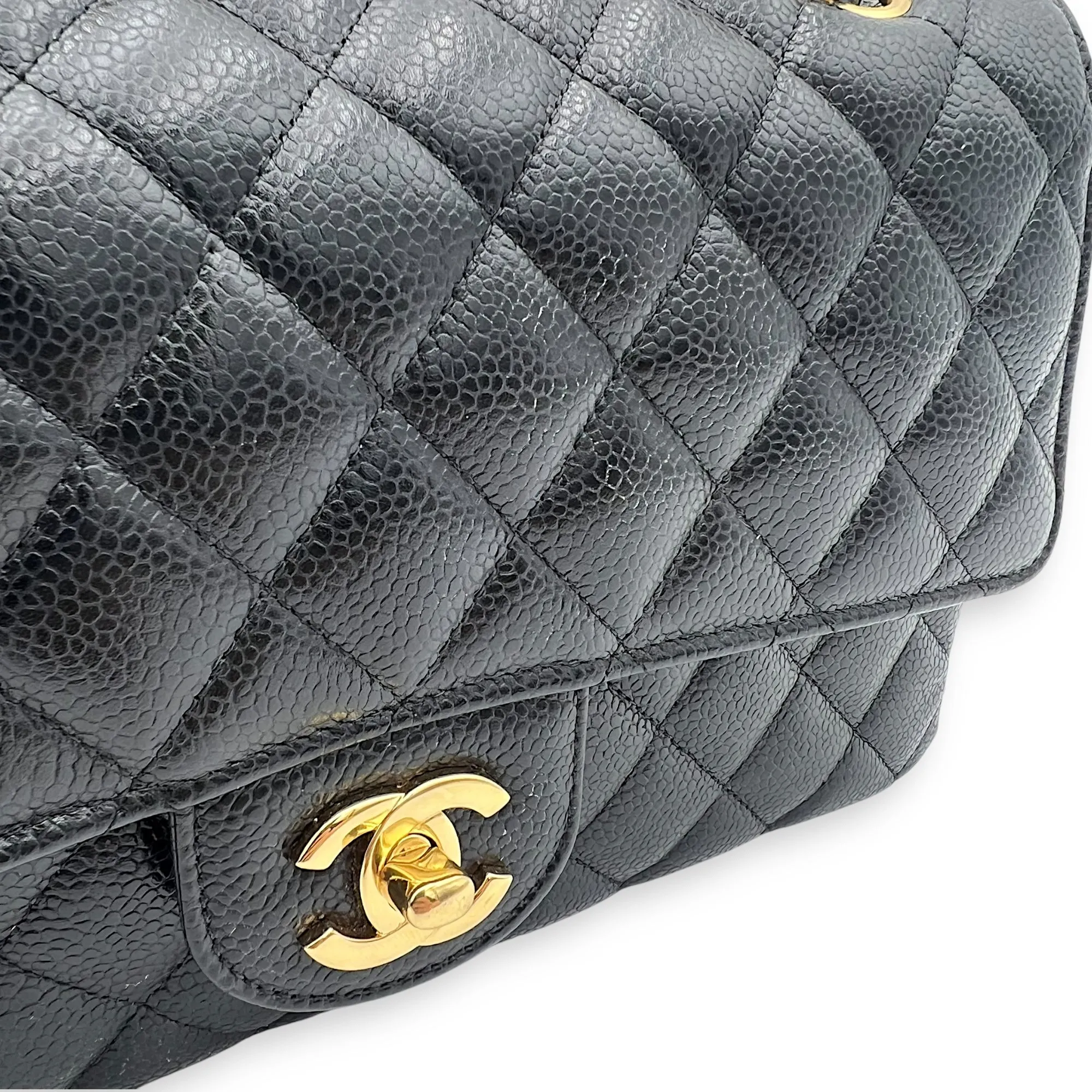 Classic Shoulder Bag Black in Caviar Leather, Gold hardware