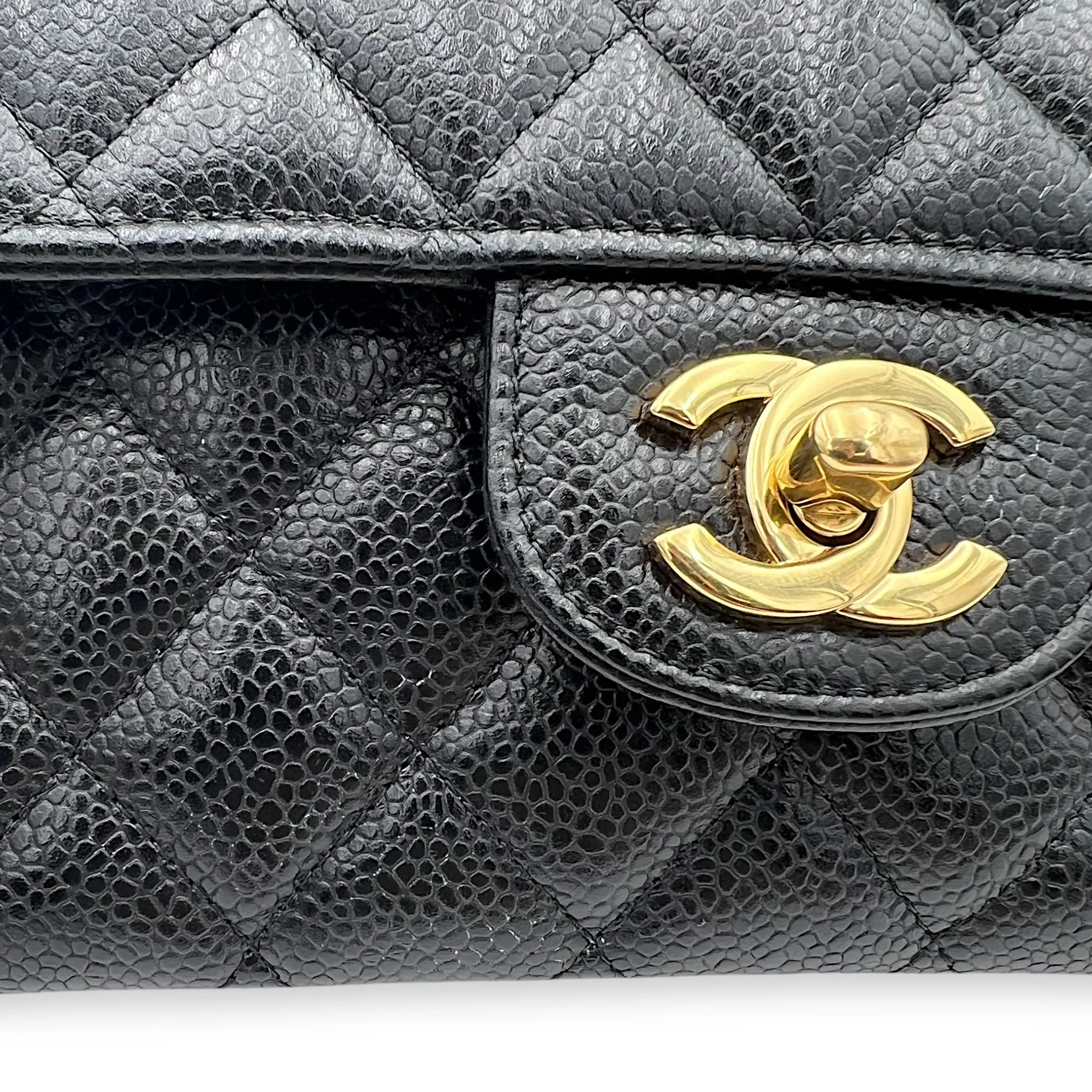 Classic Shoulder Bag Black in Caviar Leather, Gold hardware
