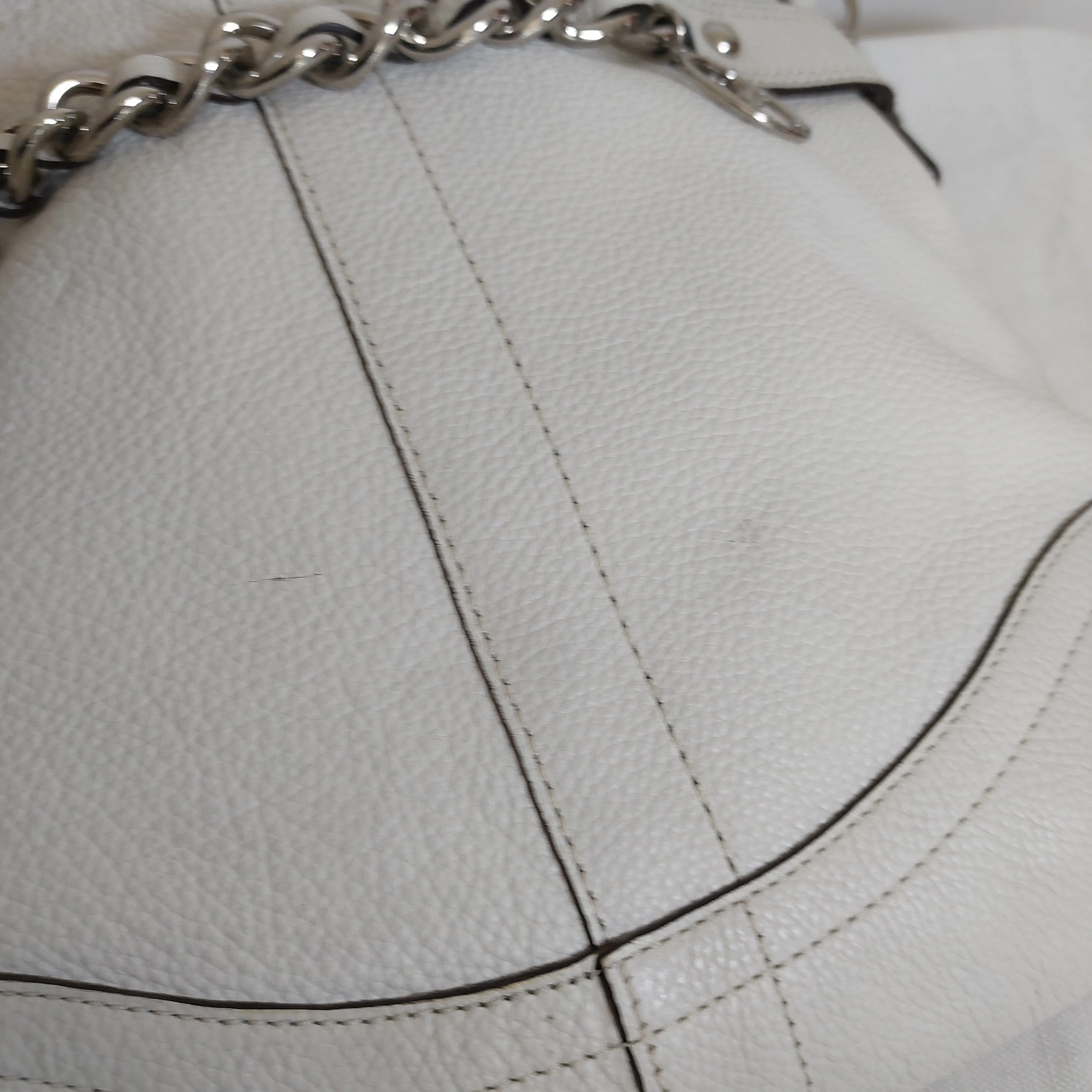 Coach White Leather Vintage Shoulder Bag | Pre Loved |