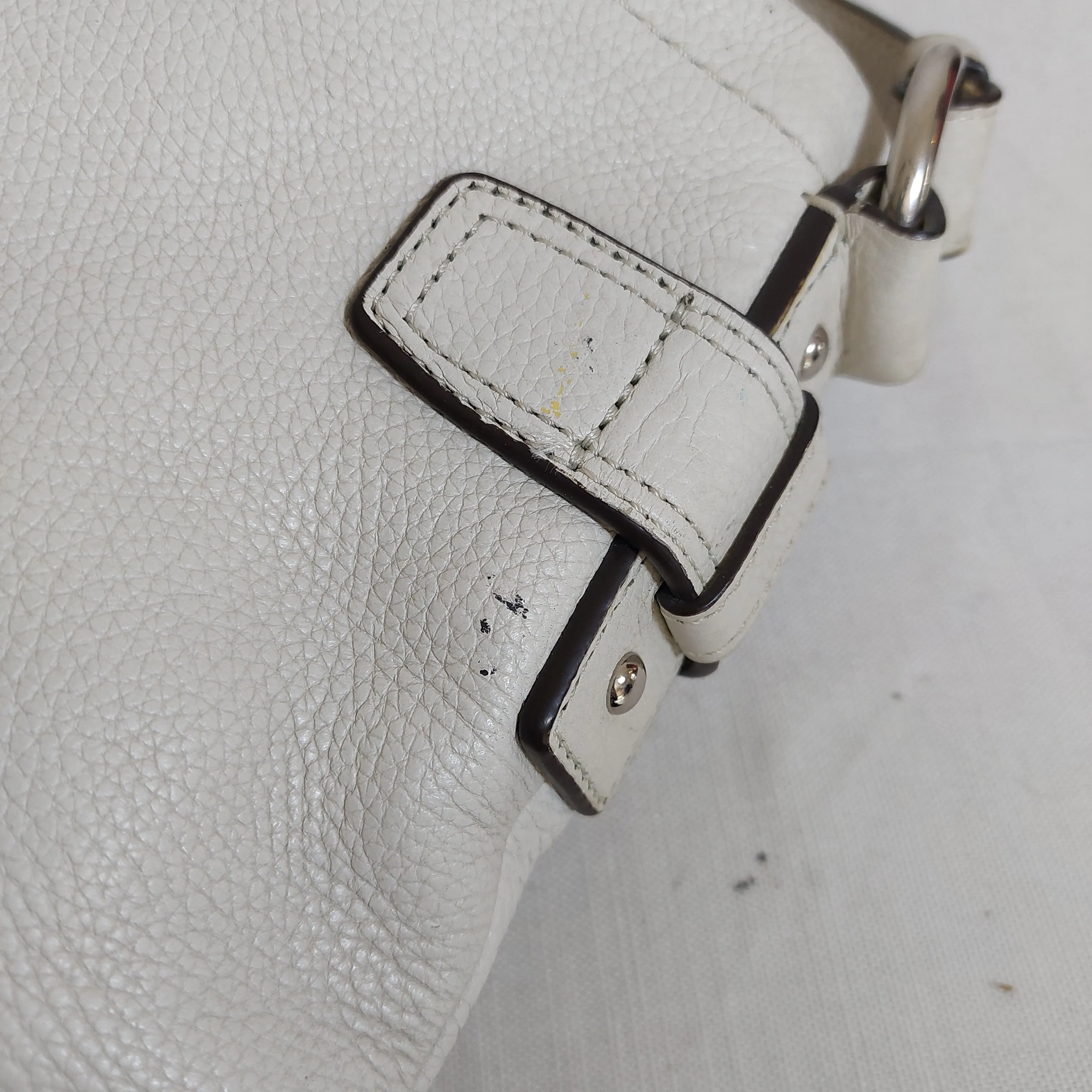 Coach White Leather Vintage Shoulder Bag | Pre Loved |