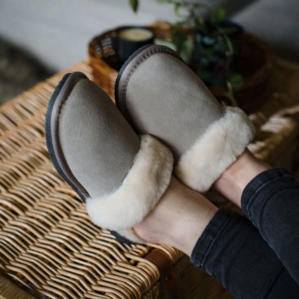 Deluxe Ladies 'Daisy' Sheepskin Slipper Mule - Light Grey