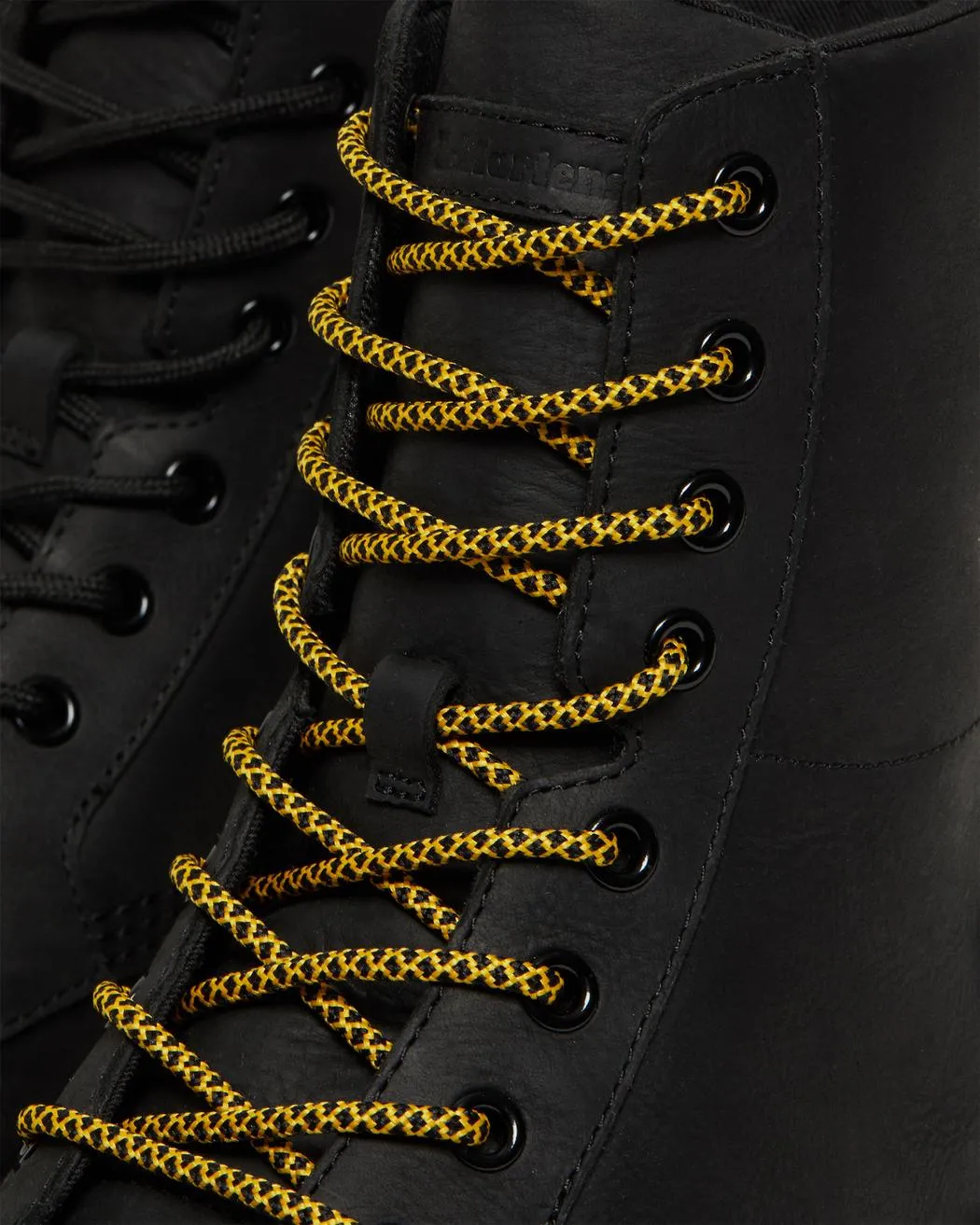 Dr Martens Combs Leather Boots - Black Wyoming