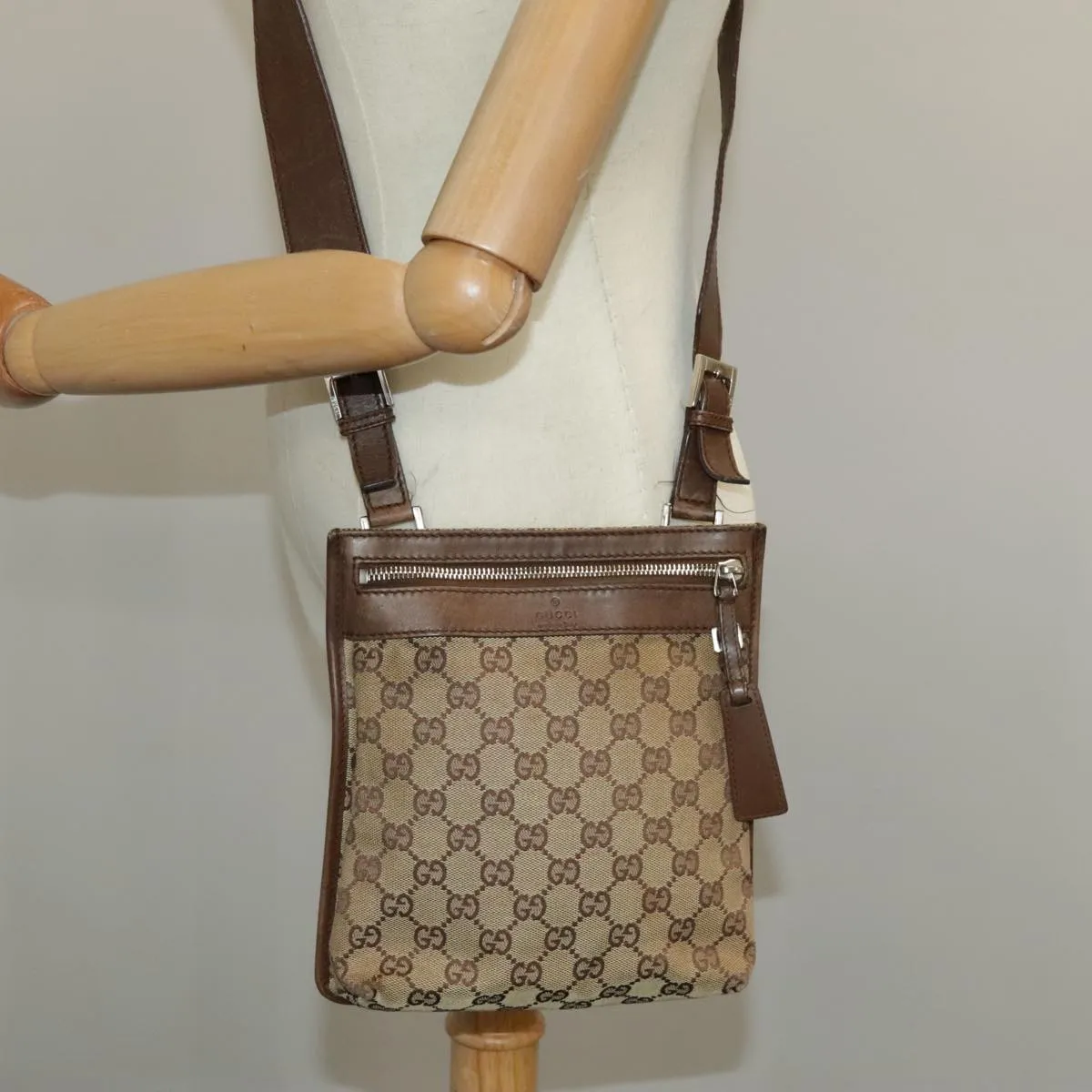 GUCCI GG Canvas Shoulder Bag Beige Brown 92562 ac3353