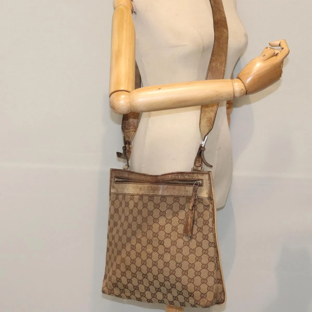 GUCCI GG Canvas Shoulder Bag Beige Silver 001165 93426