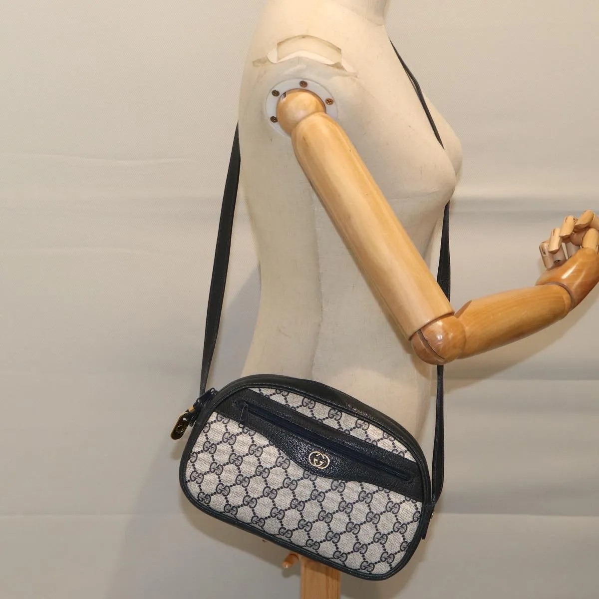 GUCCI GG Canvas Shoulder Bag PVC Navy yk11780