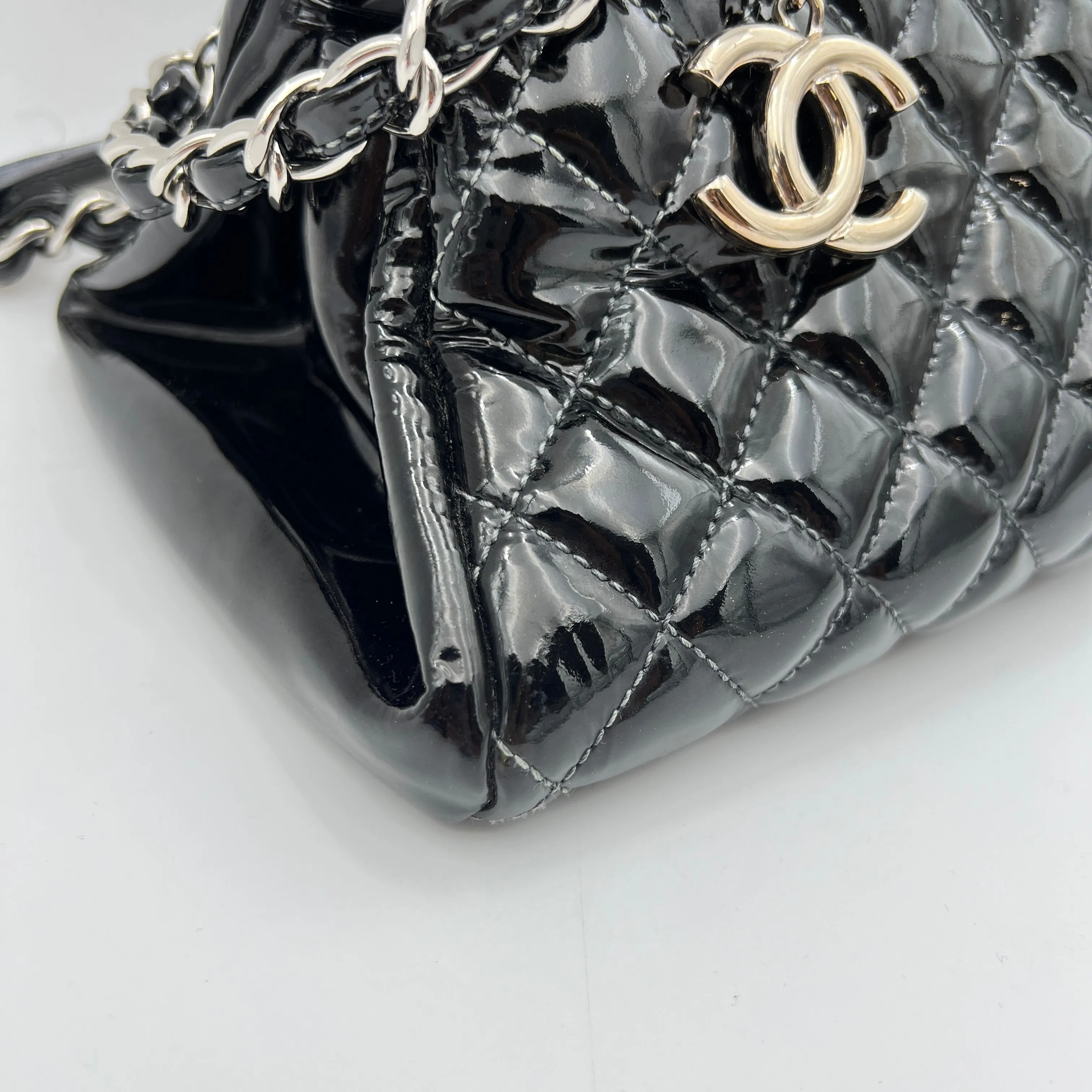 Mademoiselle Bowling Black Shoulder Bag in Patent Leather, Silver hardware