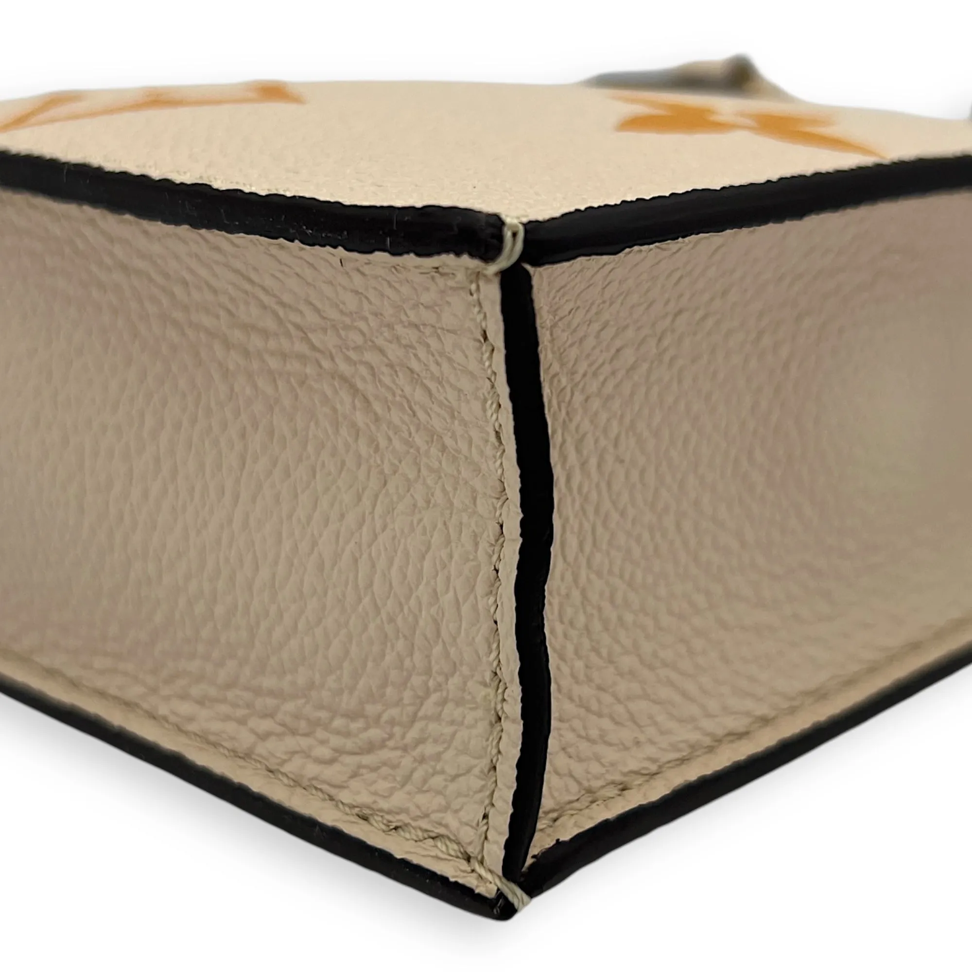 Sac Plat Petite Beige Top Handle Bag in Monogram Empreinte Leather, Gold hardware