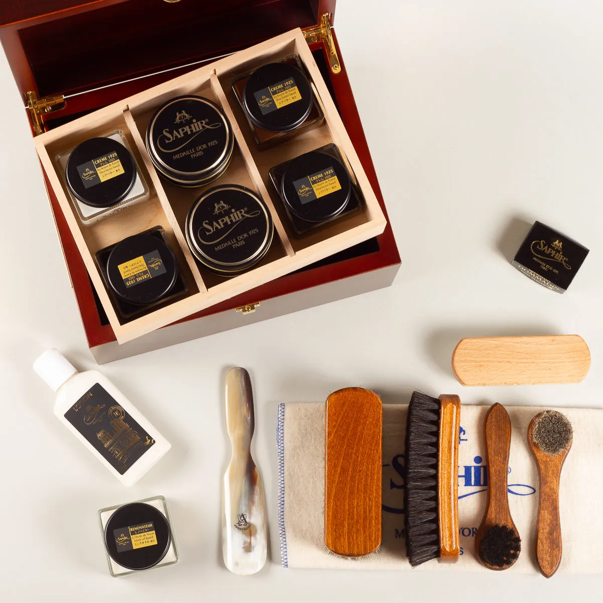 Shoe care valet Saphir Deluxe  - cherrywood